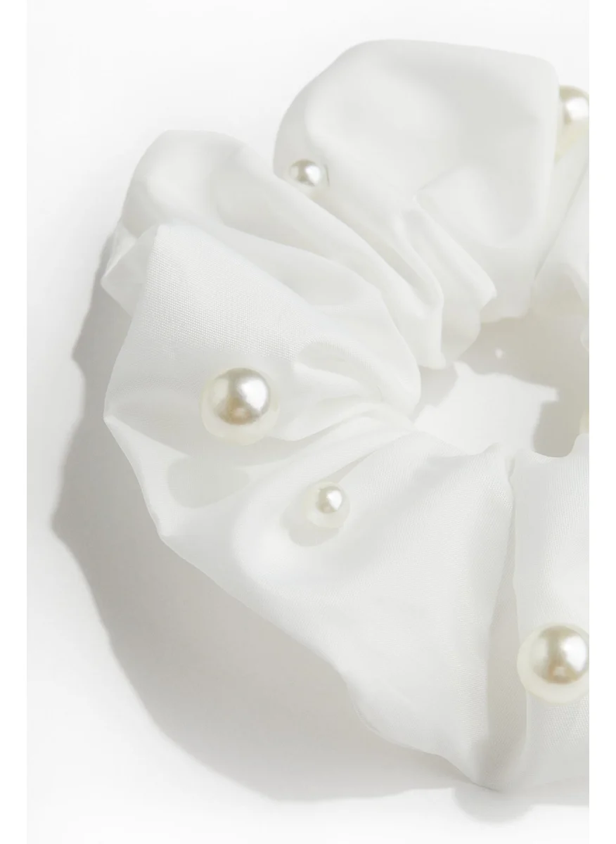اتش اند ام Beaded Scrunchie