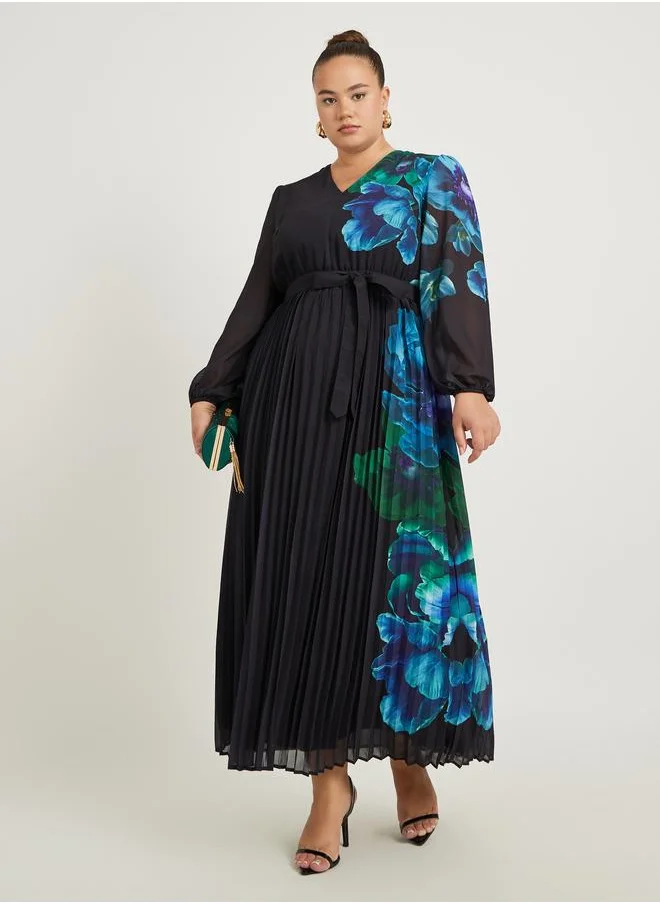 Styli Styli Plus Size Floral Print Pleated A-Line Maxi Dress