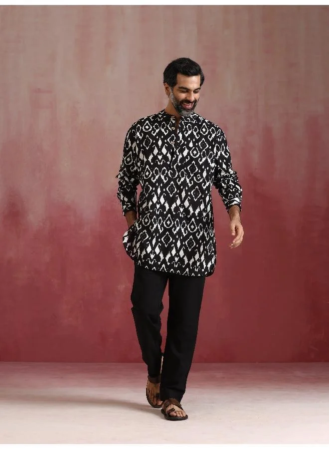 trueBrowns Men's Black Ikat Print Mandarin Collar Kurta Co-ord set