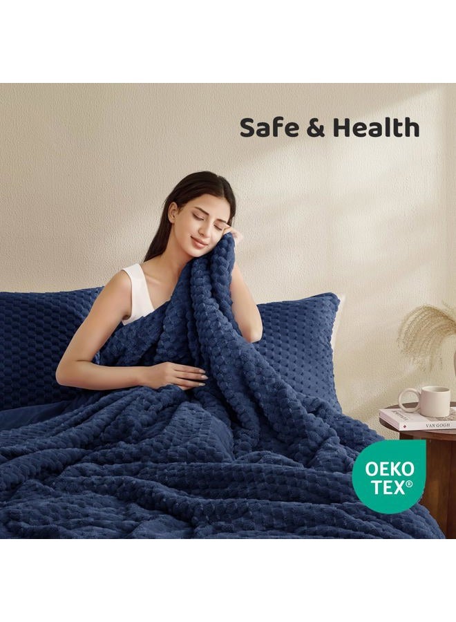 Petrichor Fluffy King Comforter Set - Ultra-Soft Navy Flannel Thick Comforter for King Bed, Luxury Warm Bedding Set for Winter & Fall, Cozy Fuzzy Bed Set 3 Pieces (1 Comforter & 2 Pillowcases) - Image 3