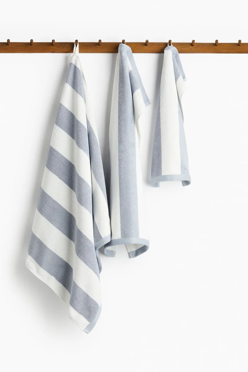 اتش اند ام منشفة للضيوف من قطن تيري مخطط