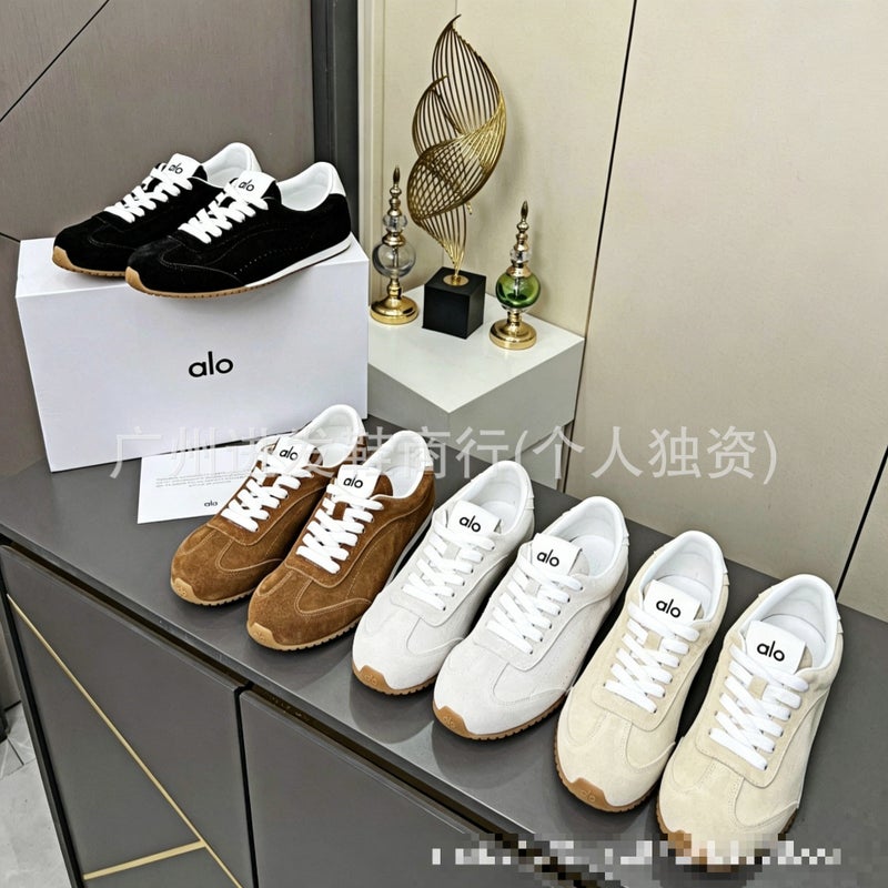 Unisex Retro Lace-up Suede Low Top Sneaker - Image 1