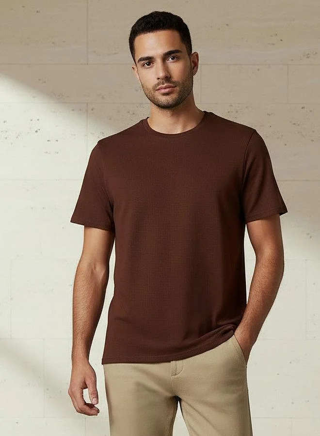 Iconic Iconic Men Slim Fit Round Neck Short Sleeve Popcorn Textured T-shirt