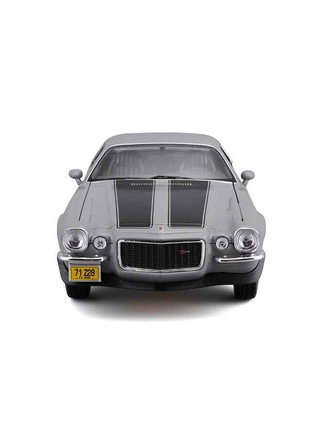 Maisto 1:18 1971 Chevrolet Camaro Gray Officially Licensed Scaled Replicas of Collectible Diecast Metal Models with Exquisite Interior & Exterior Detailing for All Ages  - Image 5