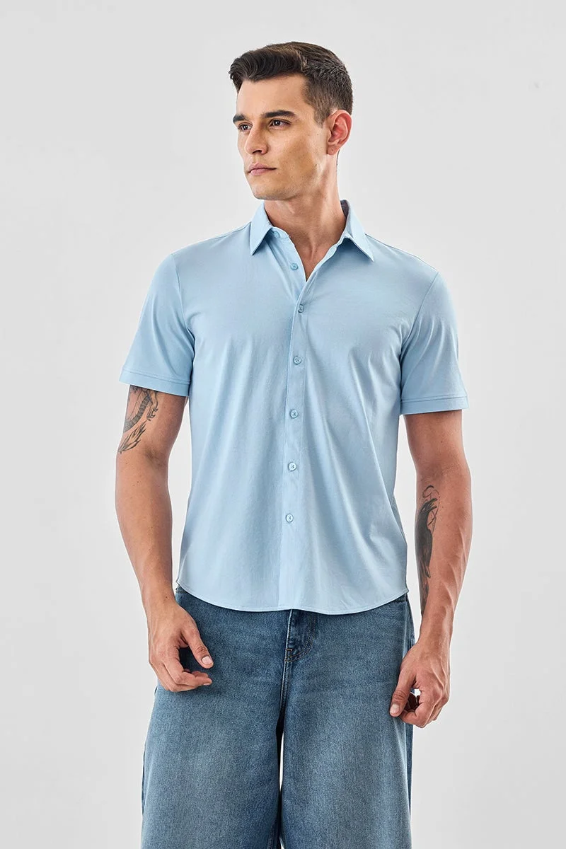 سنيتش قميص أزرق فاتح بقصة عادية