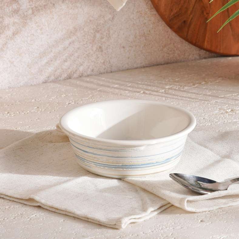 Pan Home طبق فطائر مزخرف بشكل حلزوني - أبيض وأزرق