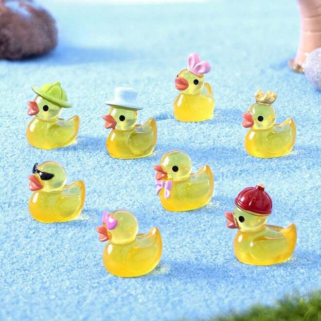 10/20/30/50/80pcs Mini Resin Duck, Glow-In-The-Dark Little Duck Funny Miniature Resin Figurine Cartoon Duck, Suitable For Home, Car, Office Decoration, Teen Party Gift (Random Color)