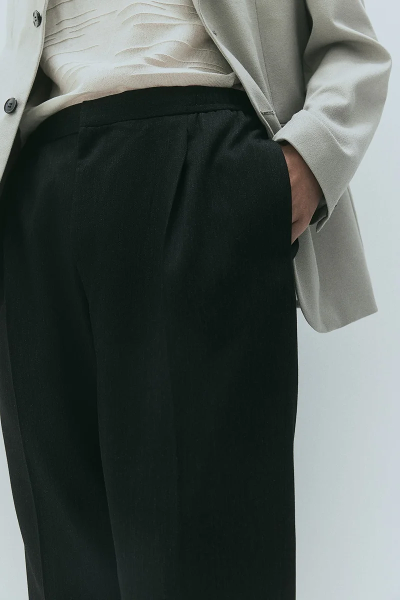 اتش اند ام بنطلون بقصّة عادية وكسرات على الساقين