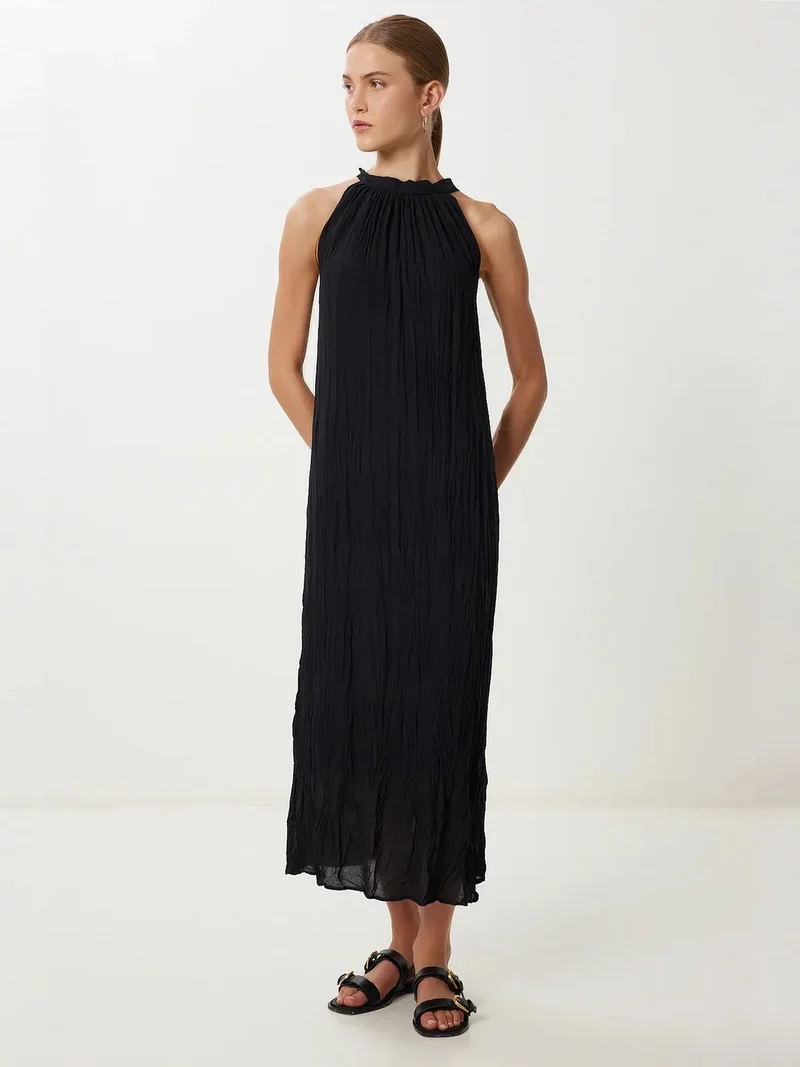 السعادة في إسطنبول ISTANBUL Textured Midi Dress with Halter Collar