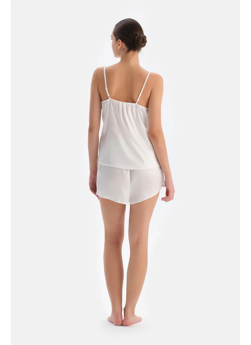 داجي Camisole & Shorts Pajama Set V Neck Polyester Mid Rise Regular/Classic Fit Sleepwear