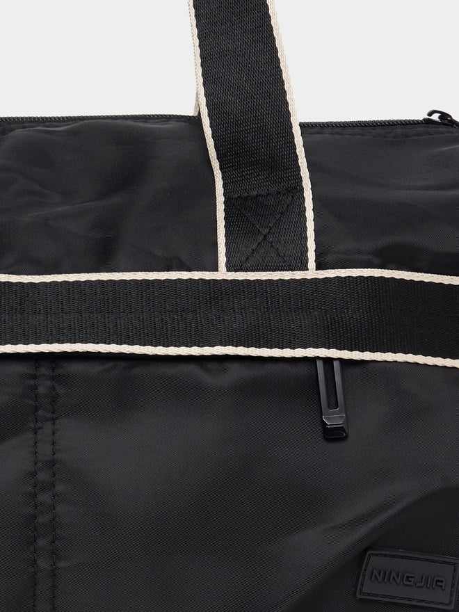 Styli Styli Contrast Detail Sports Bag with Double Handle - Image 3