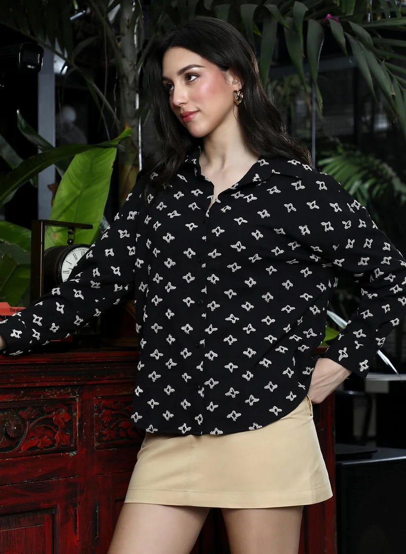بينيا كولادا قميص نسائي واسع بطبعة زهور ملموسة بياقة عريضة وأكمام طويلة بأزرار للإغلاق، قميص منسوج بطبعة تجريدية ملموسة للملابس الكاجوال واليومية بلون أسود أونيكس
