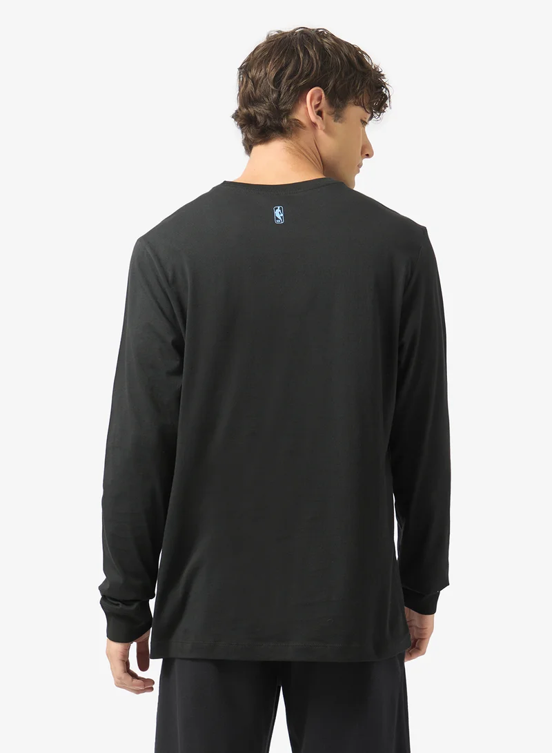 Nike Nba Chicago Bulls Courtside Logo Long Sleeve T-Shirt