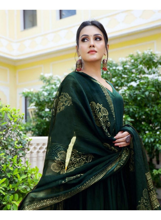 آني ديزاينر - قميص أناركلي كورتا نسائي من مزيج الرايون مع بنطلون ووشاح من تصميم ANNI DESIGNER (أخضر سحري، متوسط، أخضر) - Image 1