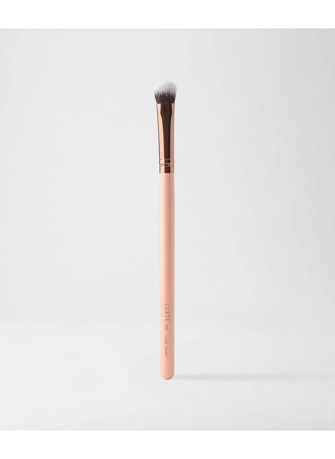 LUXIE - 209 Large Shader Brush - Rose Gold - Image 1