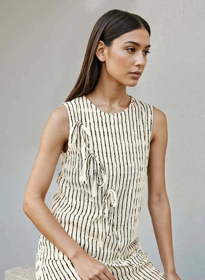 2Xtremz 2Xtremz Textured Sleeveless Top