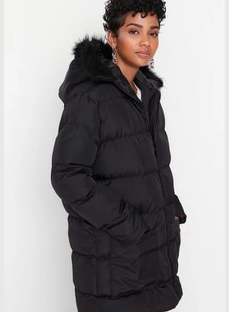 trendyol Black Oversized Fur Coat with a Hooded Water-Repellent Inflatable Coat TWOAW23MO00136