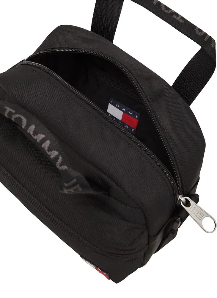 تومي جينز Logo Detail Zip Over Crossbody
