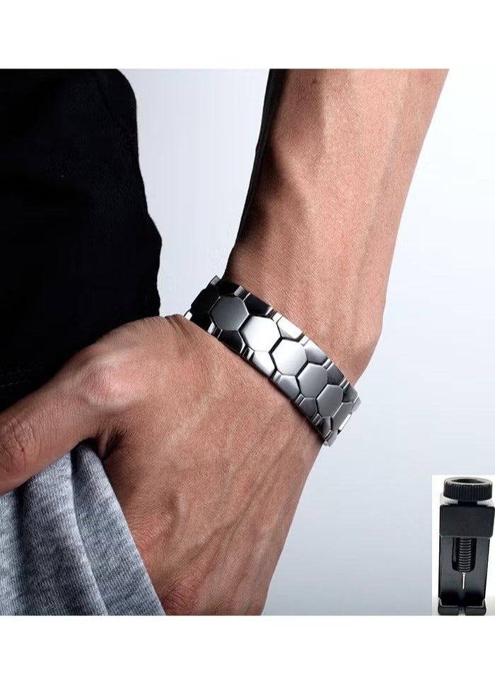 Men's bracelet relief classic silver stainless steel bracelet, fashionable bracelet - Image 1