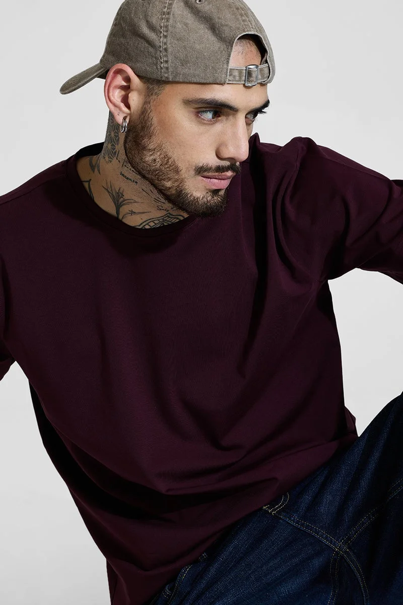 سنيتش تيشيرت بياقة دائرية بقصة ضيقة ومرونة رباعية باللون العنابي