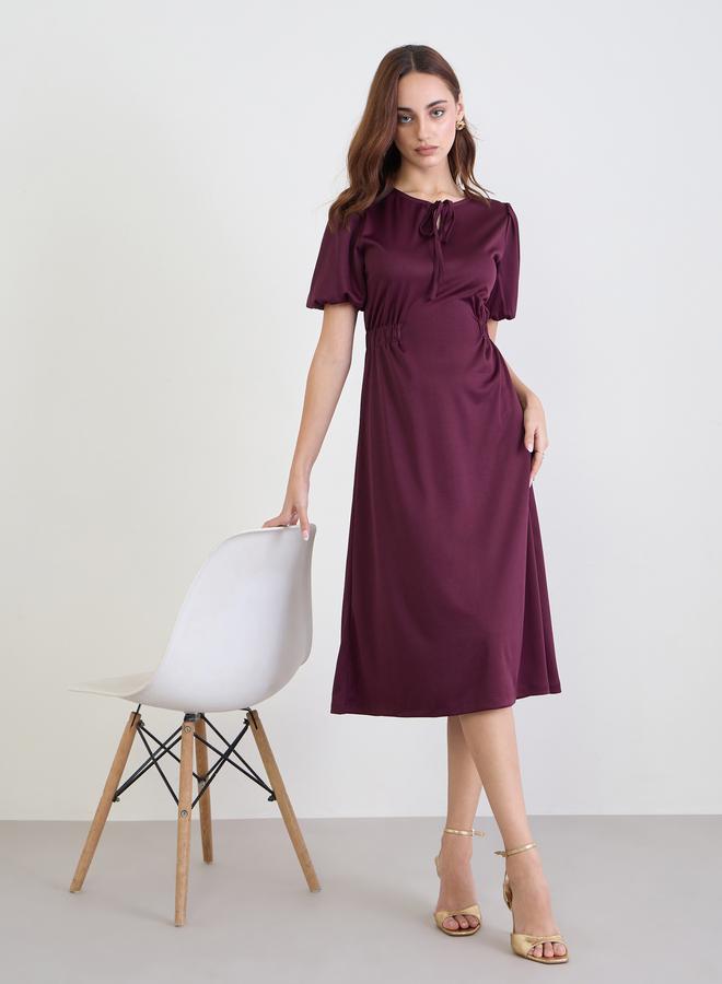 ستايلي فستان ميدي بحافة واسعة بلون ماجنتا وأكمام قصيرة - Image 1