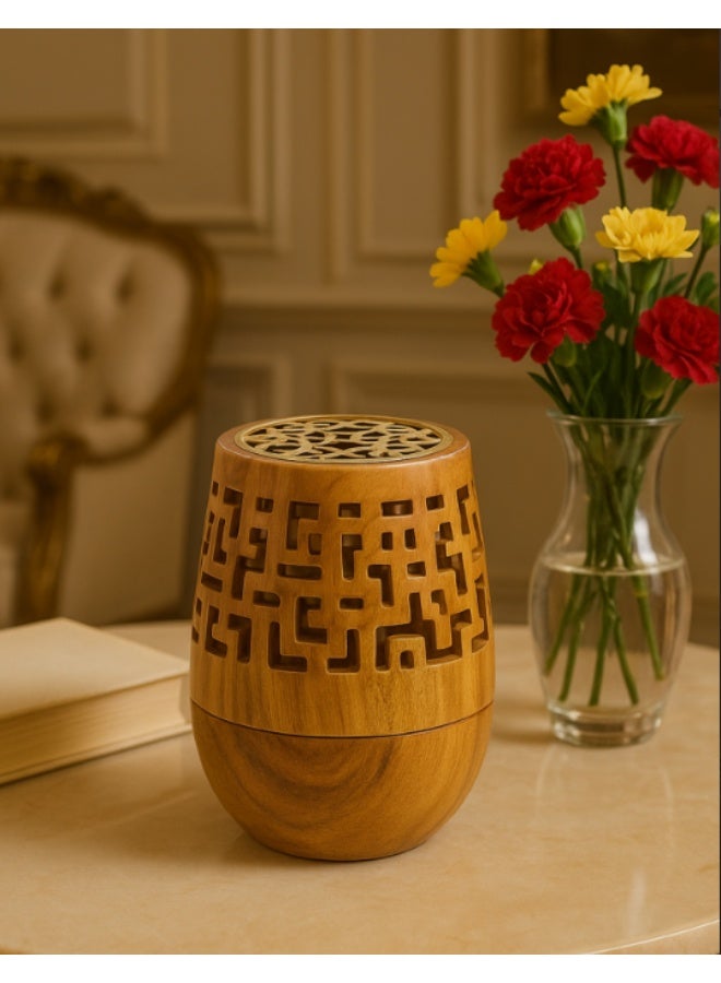 A luxurious and modern wooden incense burner with a decorative design, making your home decor more classic and rustic. Enjoy the elegance of your home, and it is beautiful for gifting and formal occasions. The diameter is 8 cm and the height is 10 cm. 