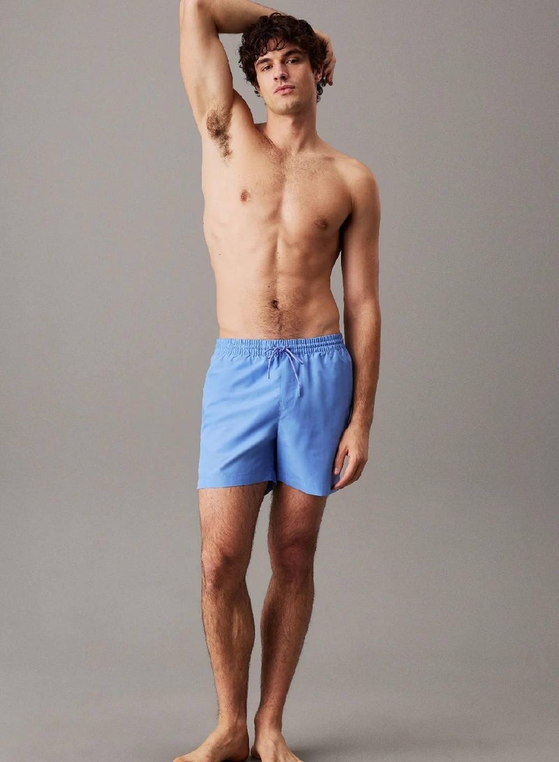 كالفن كلاين شورت سباحة برباط متوسط الطول - بشريط مزين بشعار كلفن كلاين - Image 4