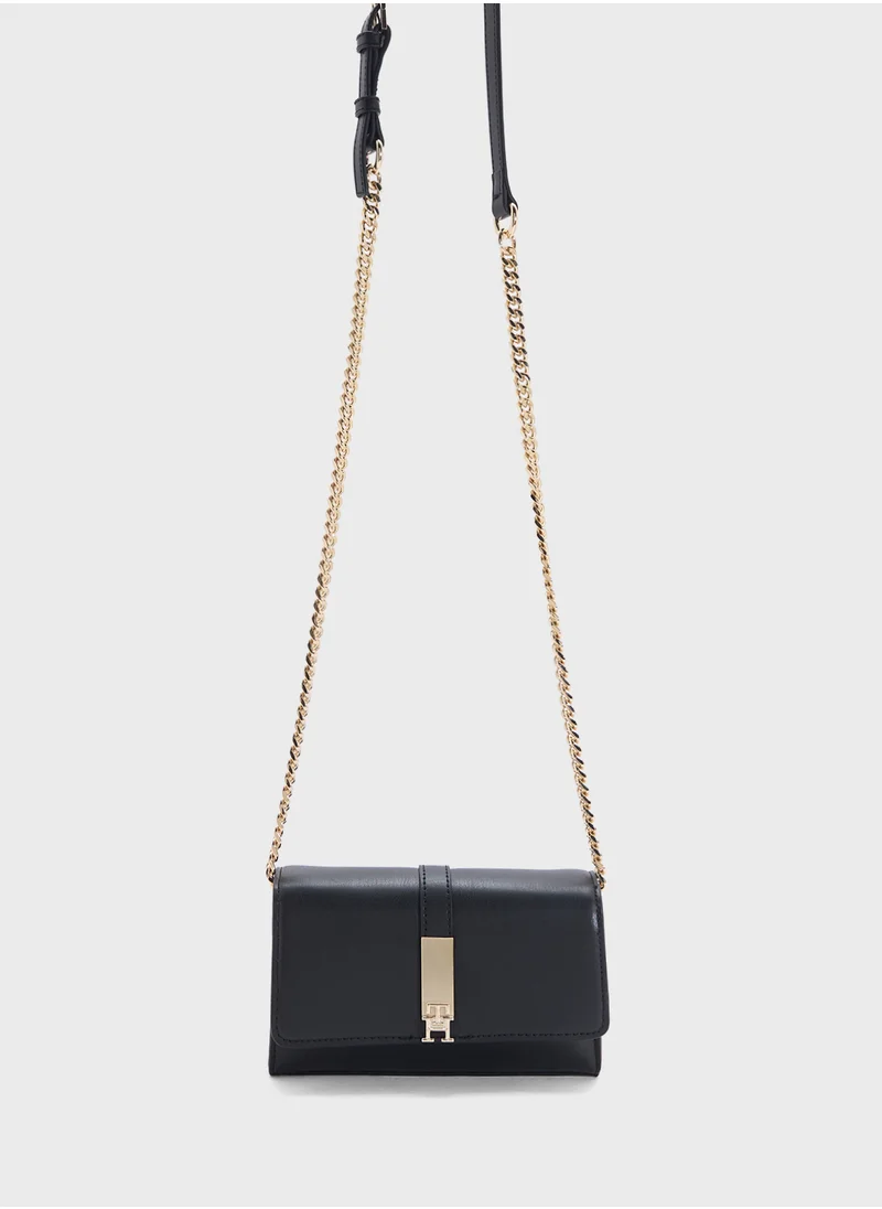 تومي هيلفيغر HERITAGE MINI CROSSBODY BAG WITH CHAIN