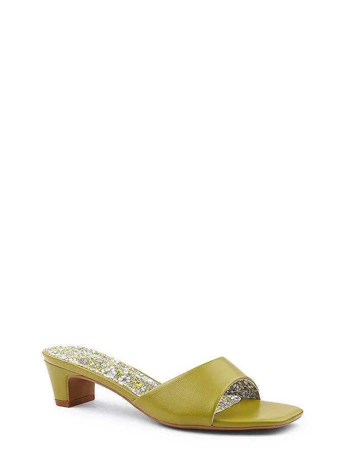 أيقون صنادل نسائية بكعب عريض وطبعات زهور