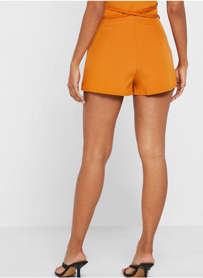 Missguided - Lace Up Belt High Waisted Shorts - Image 1