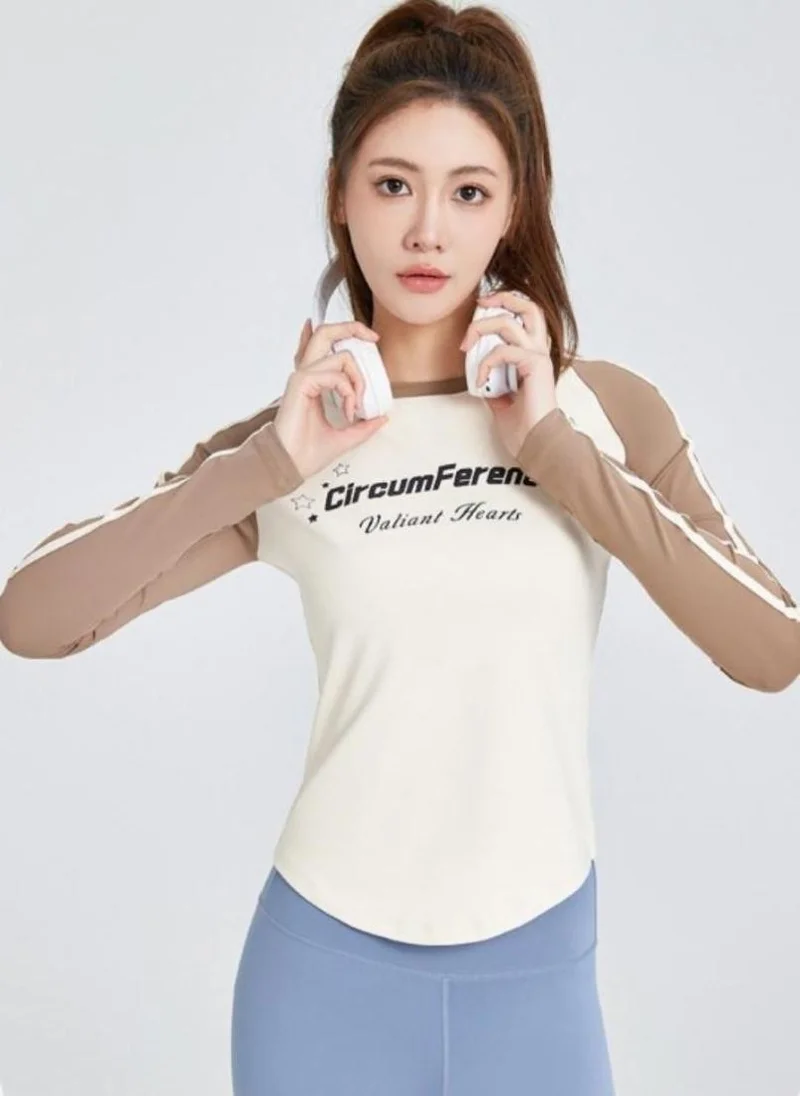 يونيكي Multicoloured Typography Printed Slim Fit T-shirt