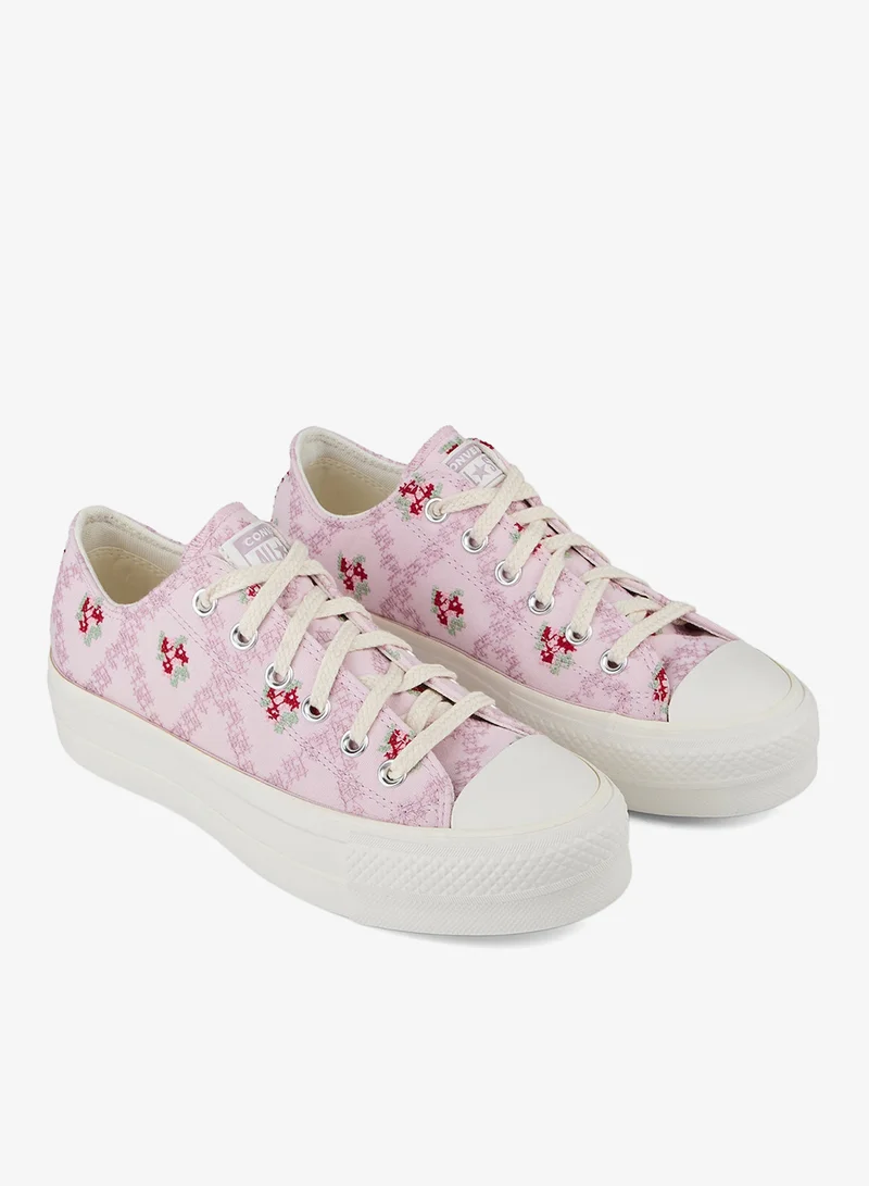 كونفرس Women's Chuck Taylor All Star Lift Platform Shoes