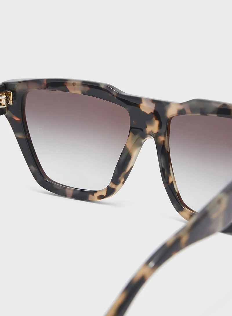 Victoria Beckham Vb157S Oversized Sunglasses