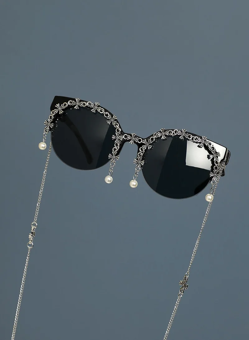 SOHI Fashion Forward: Embellished Artificial Sunglass Jewellery