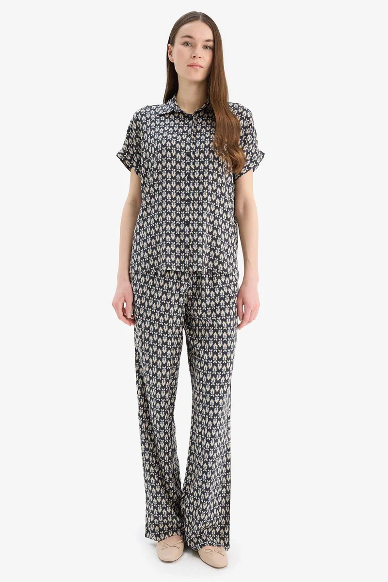 ديفاكتو Regular Fit Regular Hem Trousers