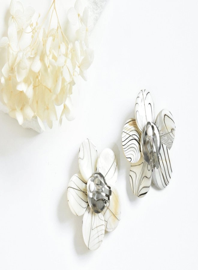 ايرافيدا أقراط مشبك من إيرافيدا بتصميم "سويت ديزي" الأبيض، مصنوعة من عرق اللؤلؤ ولآلئ المياه العذبة المستزرعة، مطلية بنقشة حمار وحشي | أقراط حمار وحشي للنساء - Image 5