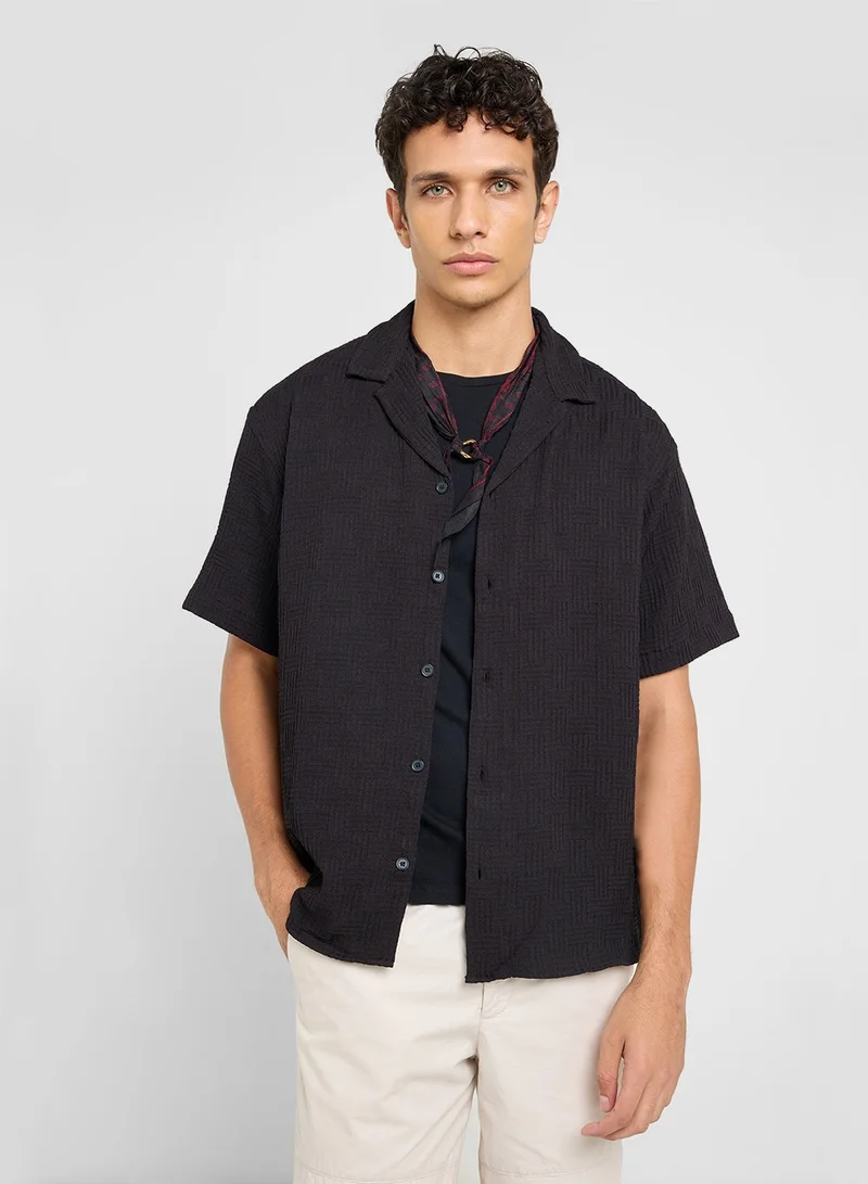 Solid Regular Fit Half Sleeve Shirt