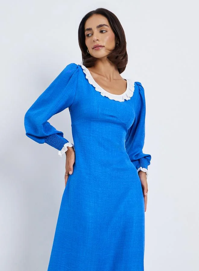 ستايلي فستان ميدي بدانتيل متباين عند خط العنق