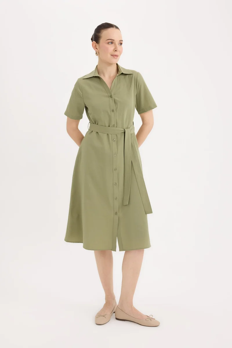 ديفاكتو A Cut Shirt Collar Poplin Short Sleeve Midi Dress