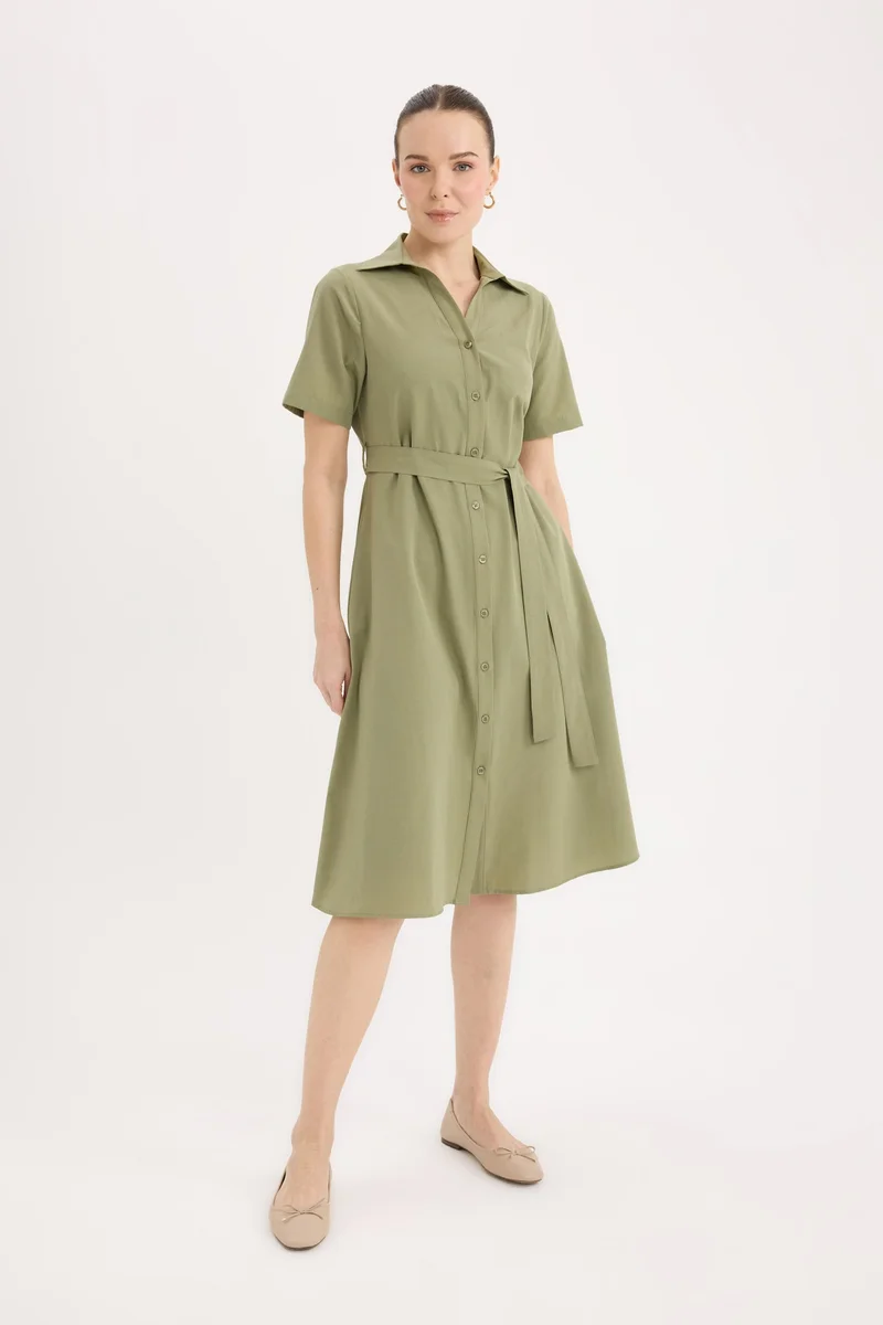 ديفاكتو A Cut Shirt Collar Poplin Short Sleeve Midi Dress