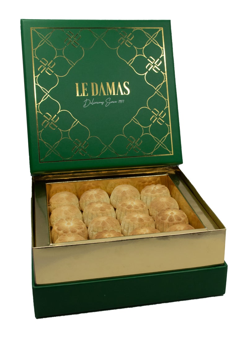 Maamoul date cookies with pistachio