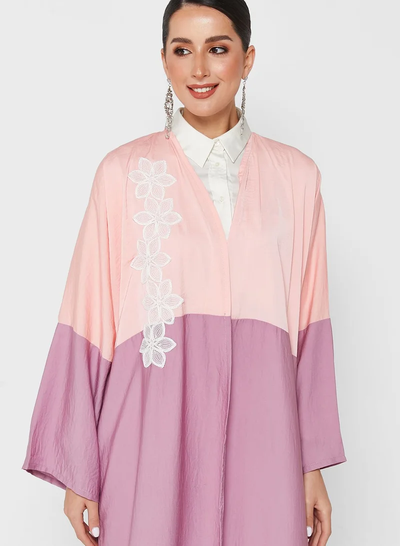 Khizana Color Block Abaya With Sheila