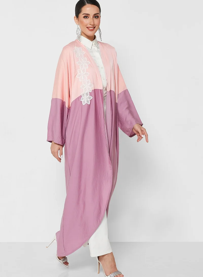 Khizana Color Block Abaya With Sheila