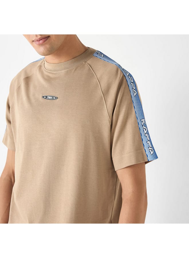 كابا تيشيرت بأكمام قصيرة وطبعات شعار من كابا - Image 4