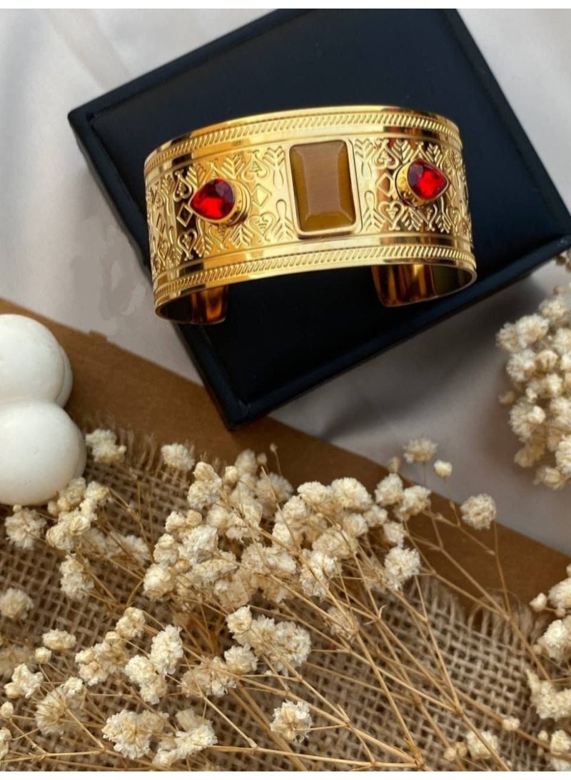 Luxuria Wide bracelets - 18k gold plated stainless steel for women - Casual boho vintage armband in gold and fuchsia - Image 3