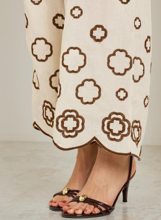 Styli Women Off White Embroidered Wide Leg Trousers - Image 3