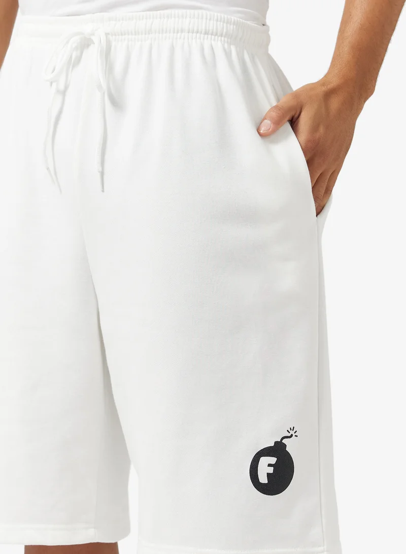 سفنتي فايف Graphic Print Shorts