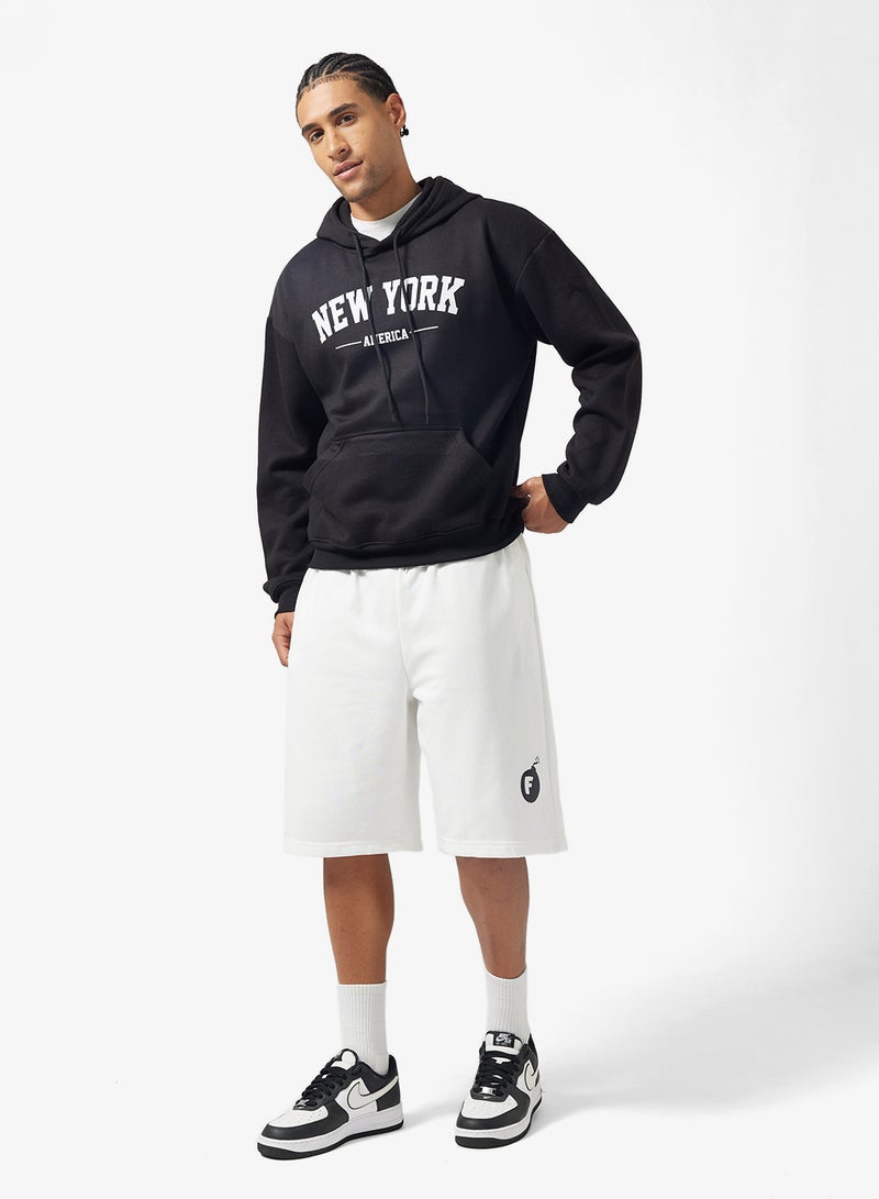 سفنتي فايف شورت بطبعة جرافيك - Image 2