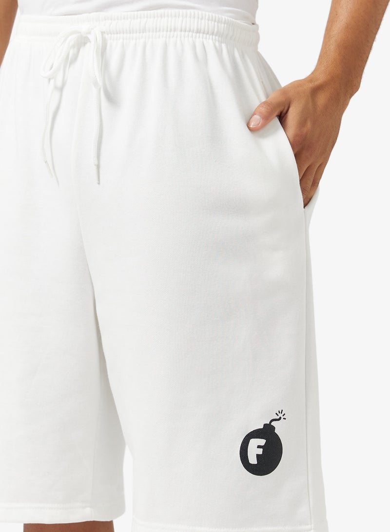 سفنتي فايف شورت بطبعة جرافيك - Image 4