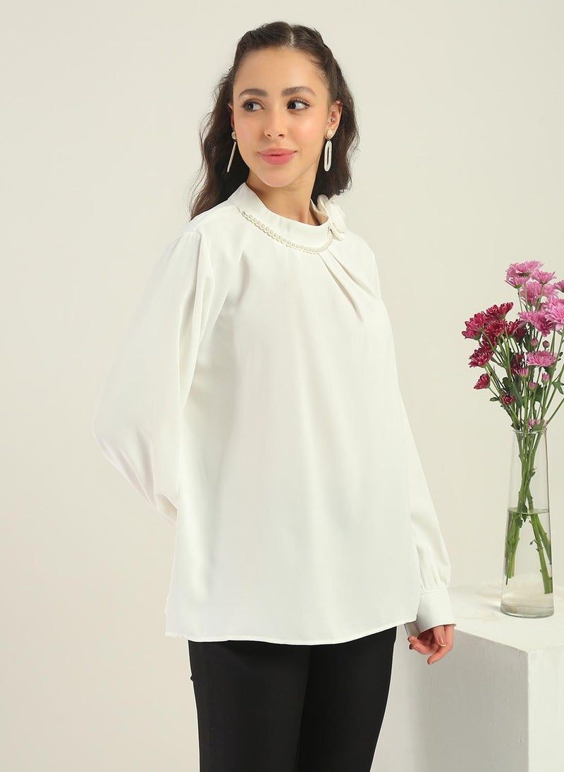 globus بلوزة نسائية بيضاء بأكمام مطوية وياقة دائرية بتفاصيل سلسلة لؤلؤ وزخارف زهرية مطرزة ومجعدة للحفلات - Image 3